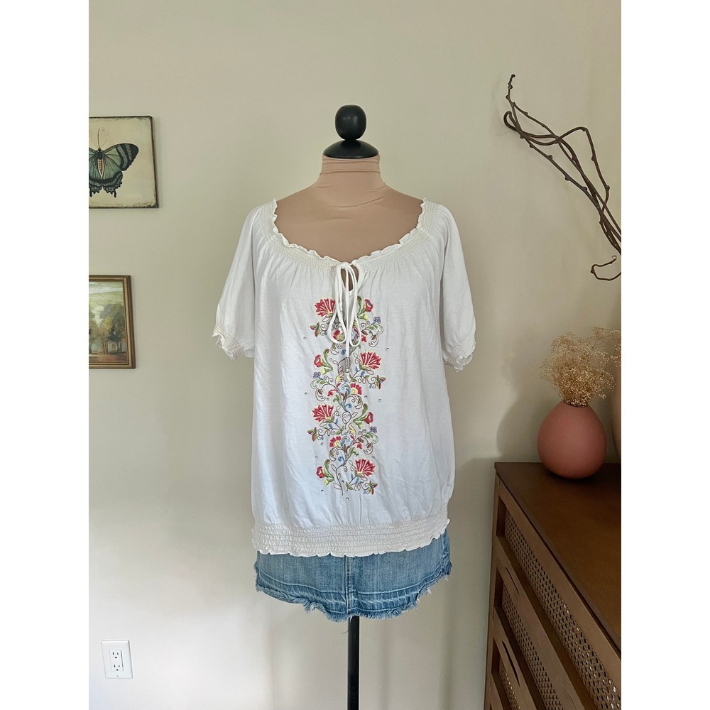 Vintage Y2K Boho Floral Embroidered Blouse